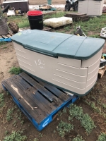 Rubbermaid deck box