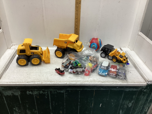 CAT PLASTIC DUMP TRUCK/DOZER