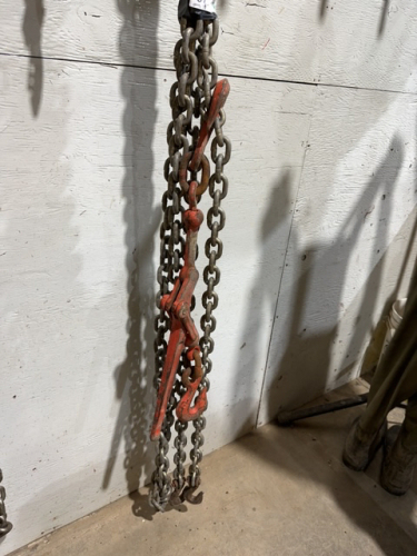 24’ chain with hooks and Boomer