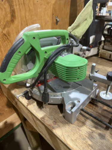 Superior compound mitre saw