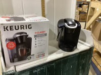 KEURIG COFFEE MACHINE