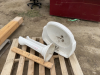 Porcelain sink and stand