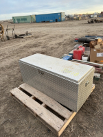 Aluminum truck toolbox