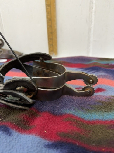 Set of steel working spurs