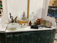 MISC VINTAGE HOUSEHOLD ITEMS