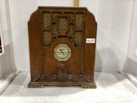 ANTIQUE MARCONI RADIO