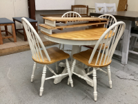 ROUND PEDESTAL TABLE & (4) CHAIRS