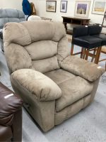 LARGE ROCKER RECLINER