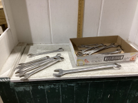 FLAT OF WRENCHES