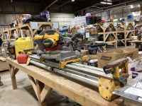 DEWALT COMPOUND MITRE SAW