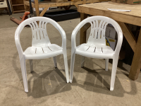 (2) PATIO CHAIRS