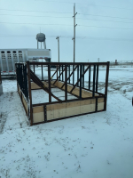 (1) 2 Bale Steel and Wood Feeder