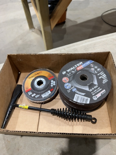 Cutting discs and chipping hammer