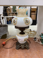 ELECTRIC LAMP WITH OLD STYLE FEATURES