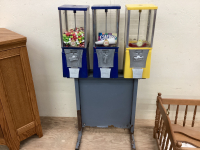 3 DISPENSER EAGLE CANDY MACHINE