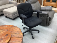 BLACK OFFICE CHAIR