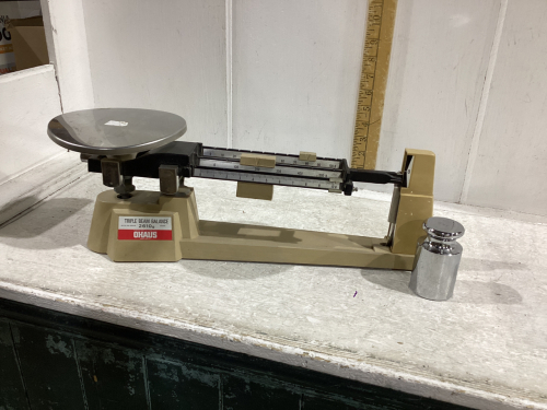 OHAUS TRIPLE BEAN BALANCE SCALE