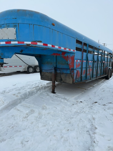 24' Gooseneck stock trailer