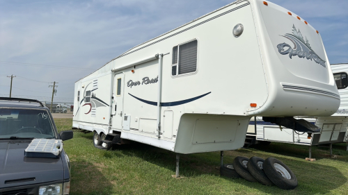 2003 PLIGRIM 5THWHEEL CAMPER