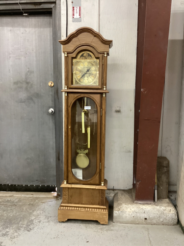 DANIEL DAKOTA GRANDFATHER CLOCK