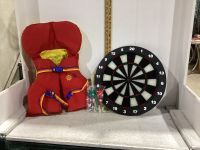 LIFE JACKET(YOUTH SMALL) + SAFETY DART BOARD