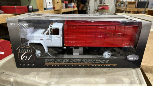 1975 GMC heavy duty grain truck