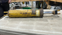 Heavy hydraulic cylinder