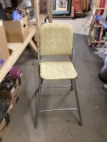 VINTAGE FOLDING CHAIR