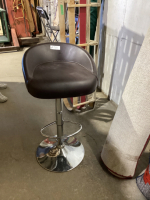 ADJUSTABLE STOOL