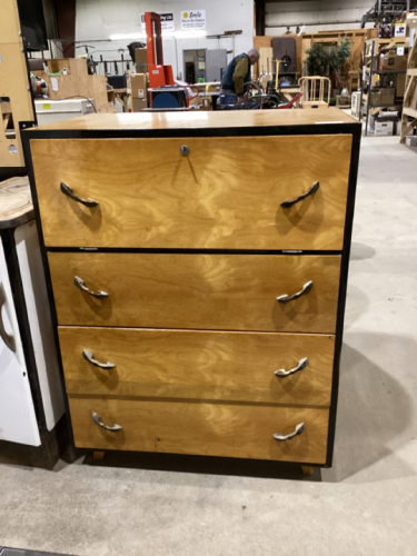 4-DRAWER DRESSER