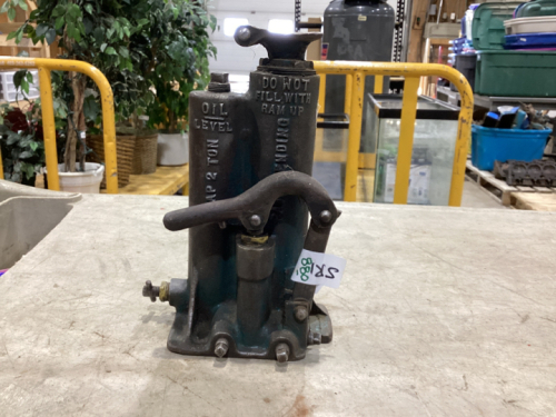 ANTIQUE HYDRAULIC JACK - HOHMIMER INC