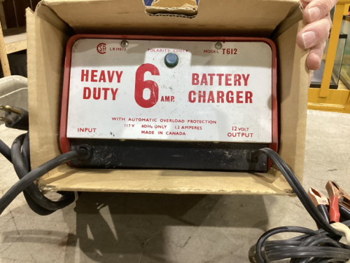 BATTERY CHARGER