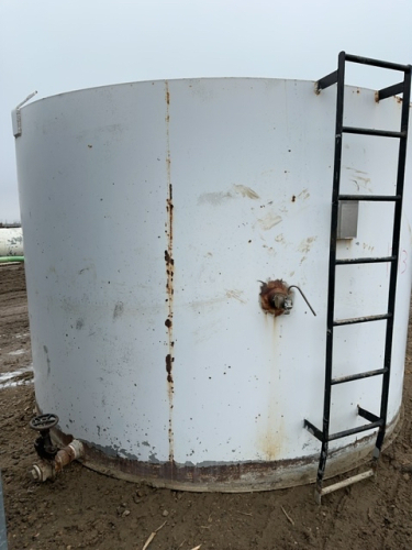 Open top steel tank with valve