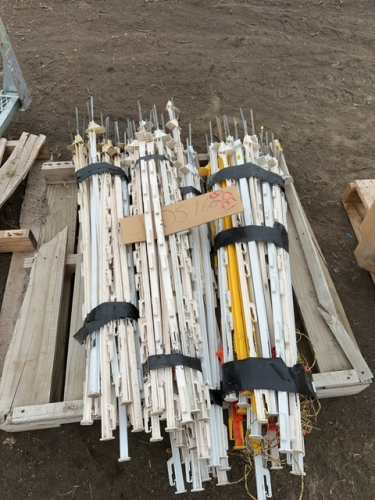 Electric fence post bundles