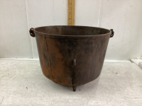 CAST POT W/HANDLE + 3 LEGS