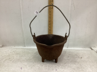 CAST POT WITH HANDLE + 4 LEGS “PRIMUS” MADE IN DENMARK