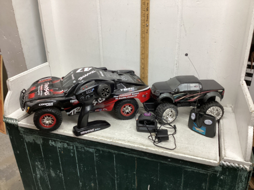 2 RC VEHICLES