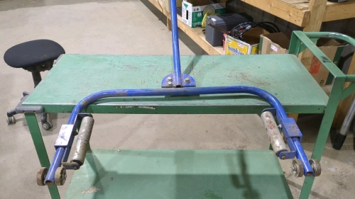 Easy lever wheel dolly