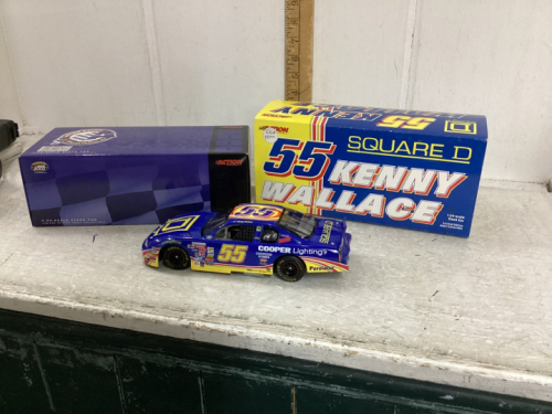 NASCAR 2000 ACTION “ KENNY WALLACE” MODEL CAR