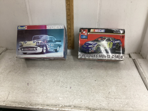 2 PLASTIC MODEL CAR KITS