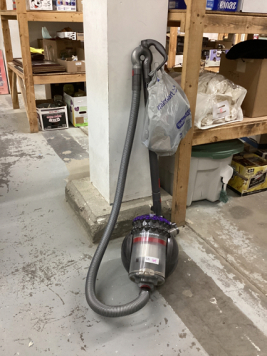 DYSON BIG BALL ANIMAL VACUUM