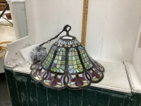 TIFFANY STYLE STAINED GLASS HANGING LIGHT-DIRECT WIRE