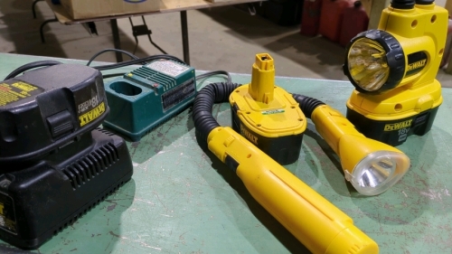 Dewalt cordless lights, two batteries, one charger plus Makita charger