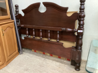 QUEEN HEAD & FOOTBOARD W/ RAILS