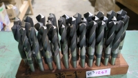 Set of heavy drill bits