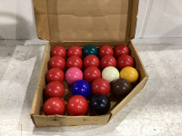 SNOOKER BALLS