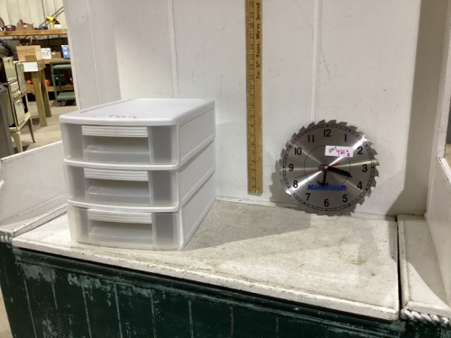 SMALL PLASTIC ORGANIZER & SAW BLADE CLOCK