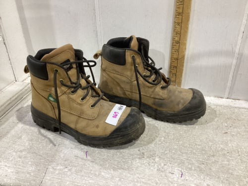 DAKOTA STEEL TOE CSA SIZE 8 BOOTS