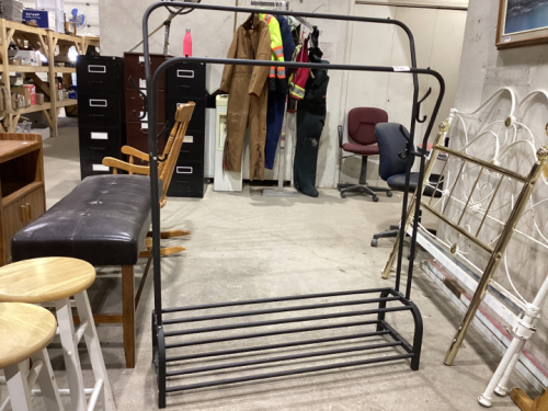 LIGHTWEIGHT GARMENT RACK W/ SHOE RACKS UNDERNEATH