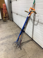 BUNDLE OF YARD TOOLS